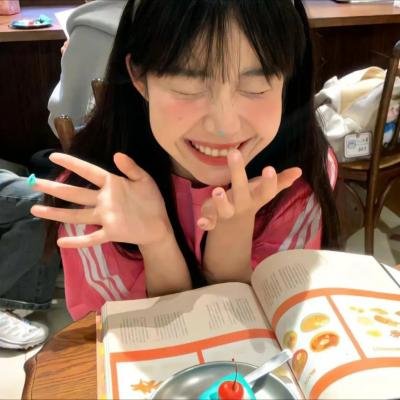 女孩罗塞玛莉